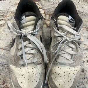 Nike Low-Top Sneakers in Cream.